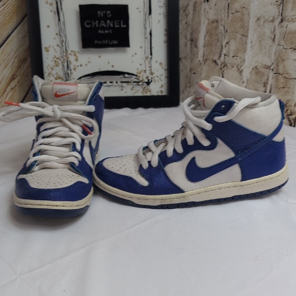 Nike SB Dunk IOS "Kentucky" Blue and White Sneakers